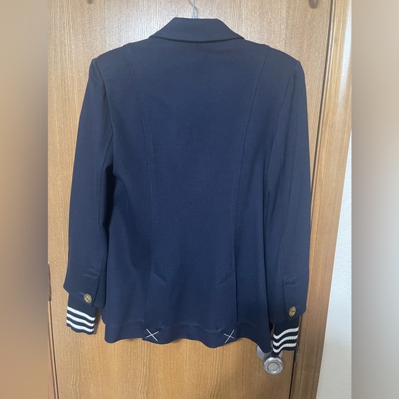 CAbi navy/white blazer with gold buttons Size 4- NWOT - Picture 2 of 7
